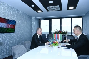 Ceyhun Bayramovla Peter Siyarto arasında təkbətək görüş başladı