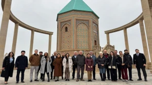 Britaniya elçisi Naxçıvana gəldi