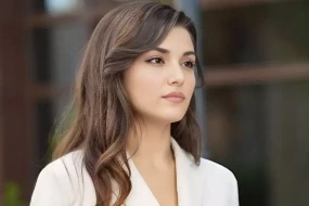 Hande Erçel Londana köçür? - İDDİA