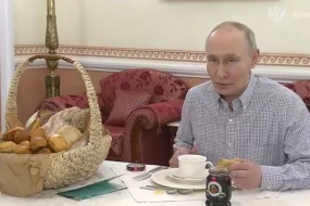 Putinə pirojki göndərdilər