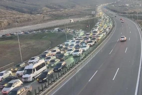 Bakıda 21 istiqamətdə tıxac var - SİYAHI