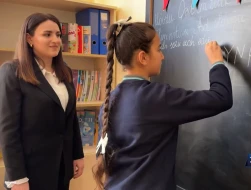 Azərbaycanda şagirdlərə Göytürk əlifbası öyrədilir - VİDEO