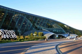Bu şirkətlərin təyyarələri Bakı aeroportuna məcburi eniş etdi
