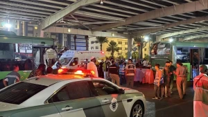 Avtobus türkiyəli zəvvarları vurdu - Ölən və xəsarət alanlar var