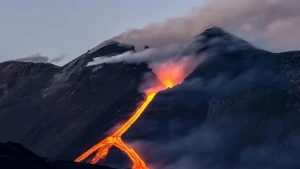 Havay adasında vulkan partladı - FOTOLAR