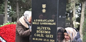 Milli Qəhrəmanların məzarları ziyarət edilir - FOTOLAR