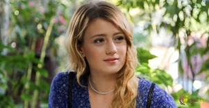 Məşhur türkiyəli aktrisa ilk dəfə qızının fotosunu paylaşdı