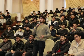 Universitetlərdə süni intellektin istifadəsinə dair maarifləndirici görüşlər keçirilir - FOTOLAR