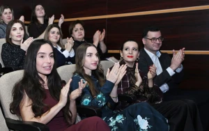 Prezidentin qızı ilə gəlini “Romeo və Cülyetta”nı izlədi - Fotolar