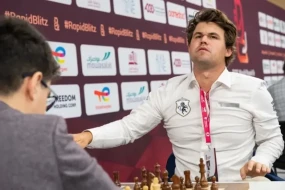 Maqnus Karlsen dünya çempionu oldu