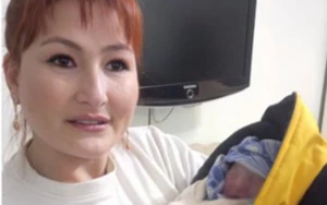 Bakıda bayram günü əkizlər doğuldu - Biri evdə, biri xəstəxanada