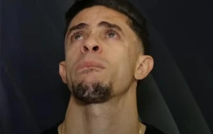 \"Beşiktaşı\"ın futbolçusu klubdan ağlayaraq ayrıldı - VİDEO