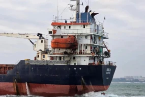 Rusiya PUA-ları Ukrayna sahillərində 2 ticarət gəmisini vurdu