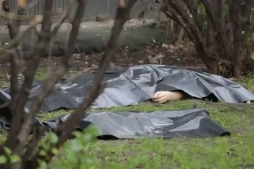 Ailəsi qadının meyitini həyətdən tapdı