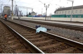 59 yaşlı kişini qatar vurub öldürdü - Xaçmazda DƏHŞƏT 