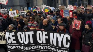 Nyu-Yorkda Trampa qarşı ETİRAZ