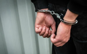 Nəzarətsiz qalan mobil telefonları oğurlayan şəxs saxlanıldı