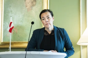 Qrenlandiya naziri göz yaşlarını tuta bilmədi - \"Son günlər çox çətin keçir\"&nbsp;