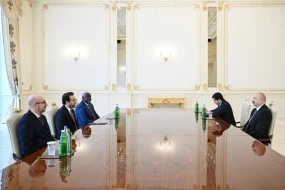 İlham Əliyev \"Zayed İnsan Qardaşlığı Mükafatı\" ilə bağlı nümayəndə heyətini qəbul etdi - FOTOLAR