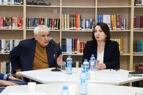 ADU-da dəyirmi masa keçirildi - FOTOLAR