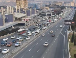 Bakının bu küçələrində sıxlıq var