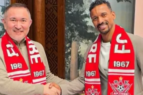 Nani fantastik məbləğə meydanlara geri döndü