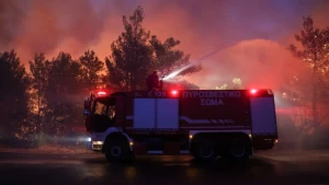 Yunanıstanda fabrik yandı - 4 nəfər həlak oldu