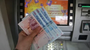 İranda dollar tarixi zirvədə - Tümən isə minimum səviyyədə