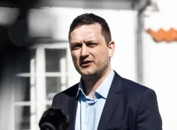 Qrenlandiya Baş nazirindən ABŞ-a sərt cavab