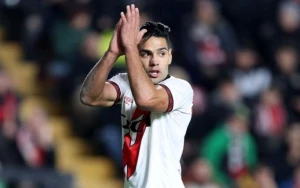 Sabiq \"Qalatasaray\"lının heykəli ucaldıldı - FOTO