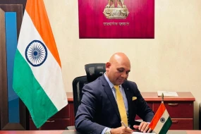 Hindistanın Azərbaycandakı yeni səfiri Bakıya gəldi