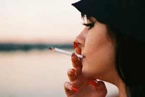 Qadın sağlamlığı üçün təhlükəli vərdişlər&nbsp;