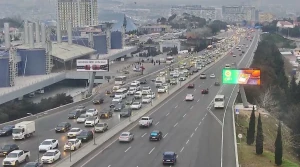 Paytaxtın bu küçələrində sıxlıq var