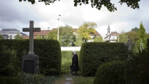 10 ildir məzarlıqlardan oğurluq edirdi - Kim olduğu ortaya çıxdı