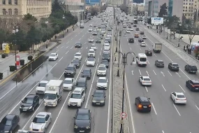 Bakının küçələrində sıxlıq var