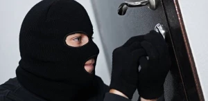 On min manatlıq cehizlik əşyalar oğurlayan şəxs saxlanıldı