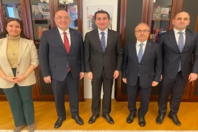 Hikmət Hacıyev Türkiyə XİN rəsmisi ilə görüşdü