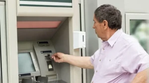 Minimum pensiya 320 manata çatdırılıb