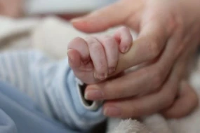 Gəncədə ana 40 günlük qızından imtina etdi