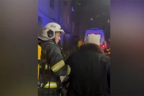 Lökbatanda binada YANĞIN - Sakinlər təxliyə olundu