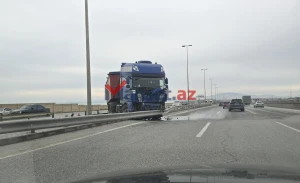 Bakı-Qazax yolunda AĞIR QƏZA - TIR qarşı tərəfə keçdi 