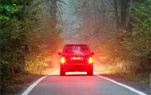 Sürücülər arxa duman fənərlərindən nə zaman istifadə edə bilər? - VİDEO