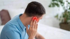 Sağ qulağınız cingildəyirsə, səbəbləri budur