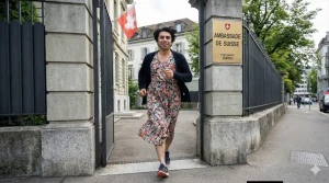 Eminin qadın paltarında \"səfirlik macərası\": Nə olmuşdu? - FOTO