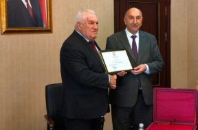 İcra başçısı köməkçisini işdən çıxardı