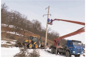 Şahdağ istiqamətində elektrik xətləri yenilənir - VİDEO