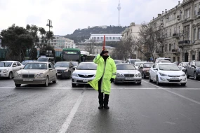 Sükut dəqiqəsi...