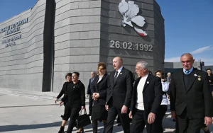 “Atanız mənə qardaşımın Milli Qəhrəman vəsiqəsini vermişdi”