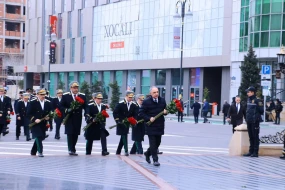 Prokurorluq əməkdaşları Xocalı soyqırımı abidəsini ziyarət etdi - FOTOLAR
