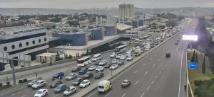 Paytaxtın bəzi küçələrində sıxlıq var